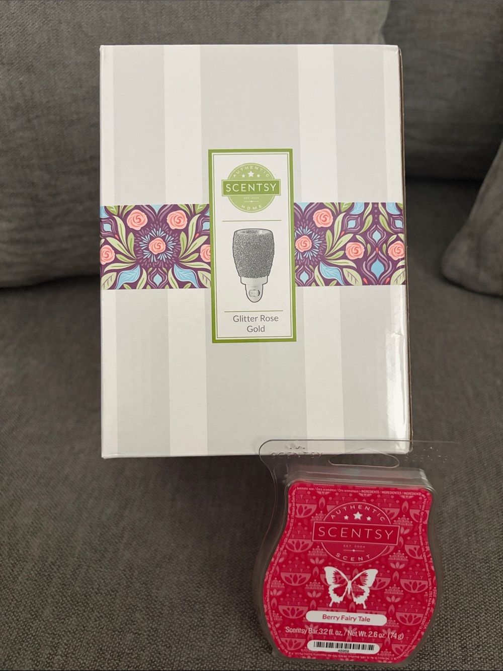 Scentsy Glitter Rose Gold Plug-In Warmer with Floral Banding